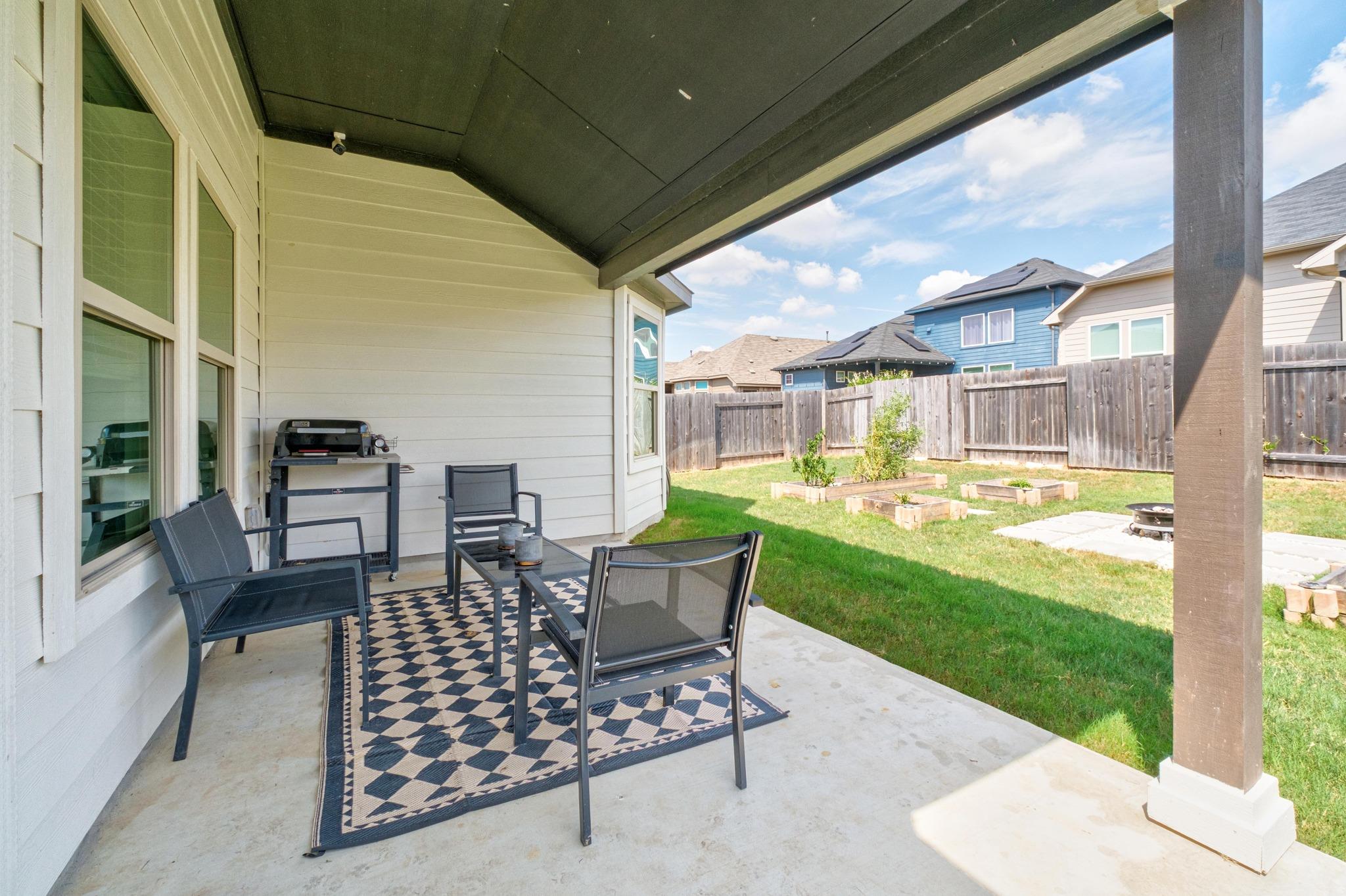221 Short Leaf DR