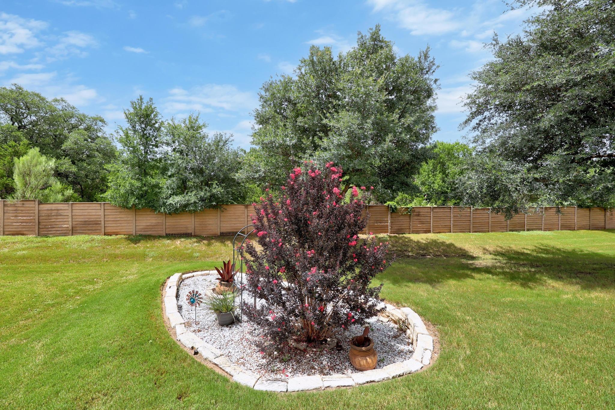 313 Essex LN