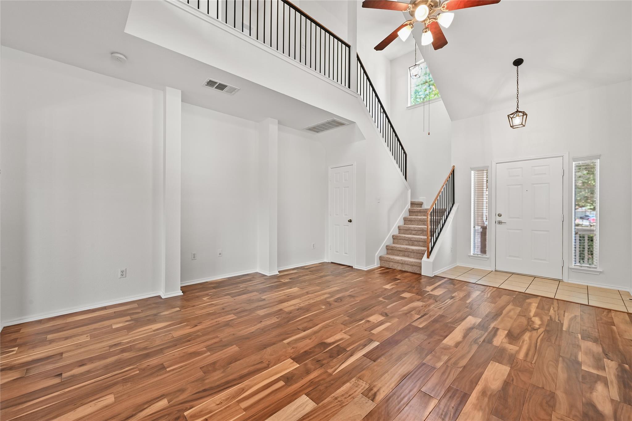 1612 Yoakum ST