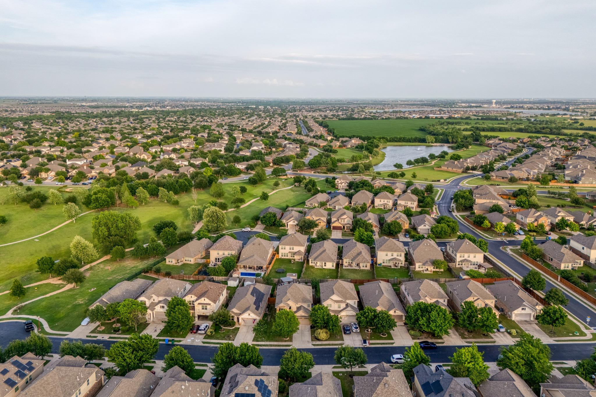 2621 Auburn Chestnut LN