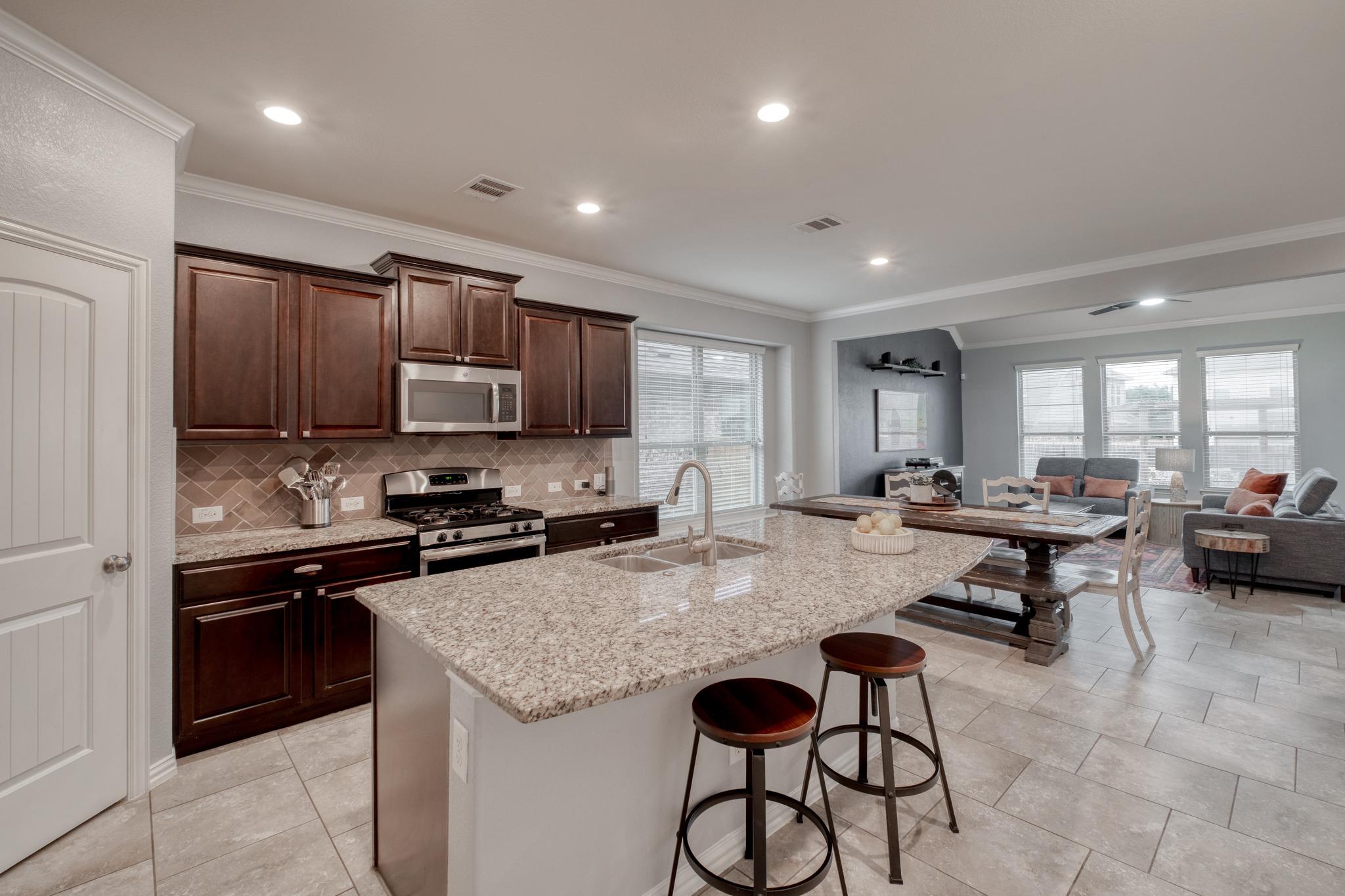 2621 Auburn Chestnut LN