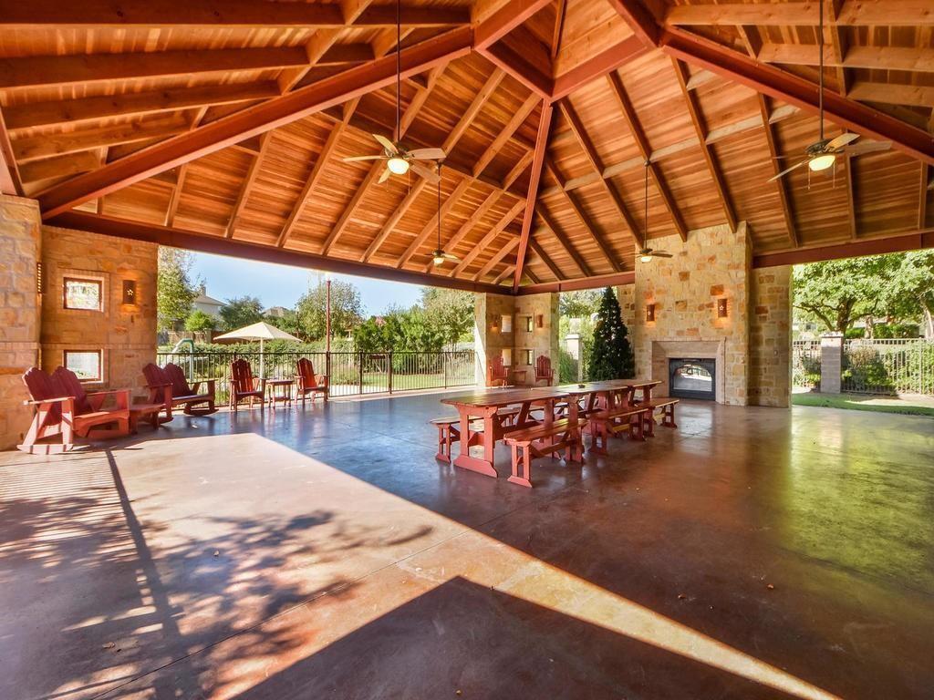 2621 Auburn Chestnut LN