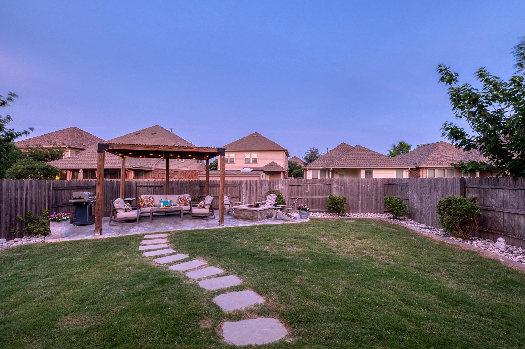 2621 Auburn Chestnut LN