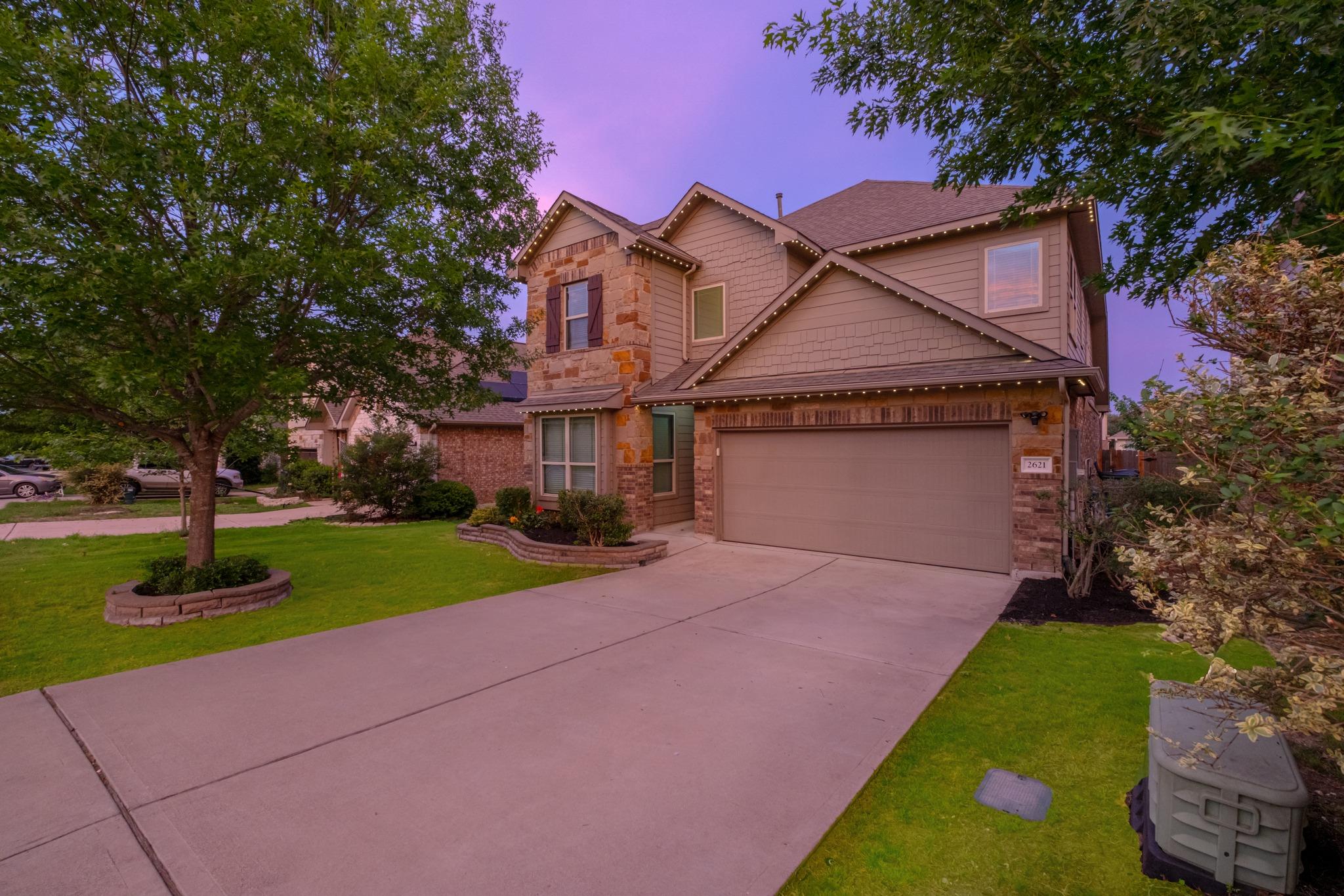 2621 Auburn Chestnut LN