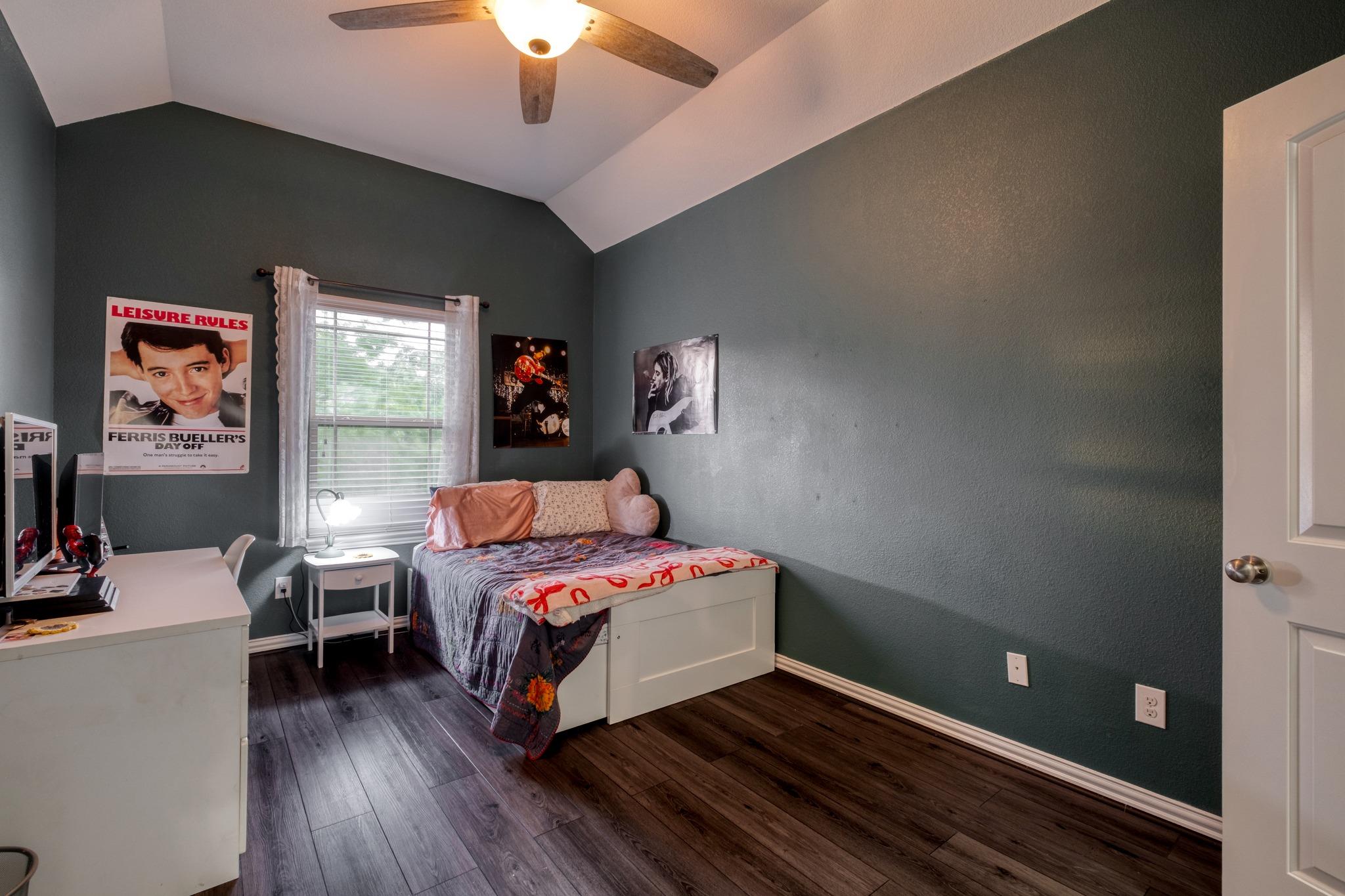 2621 Auburn Chestnut LN