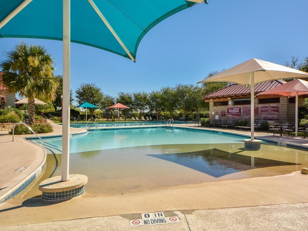 2621 Auburn Chestnut LN