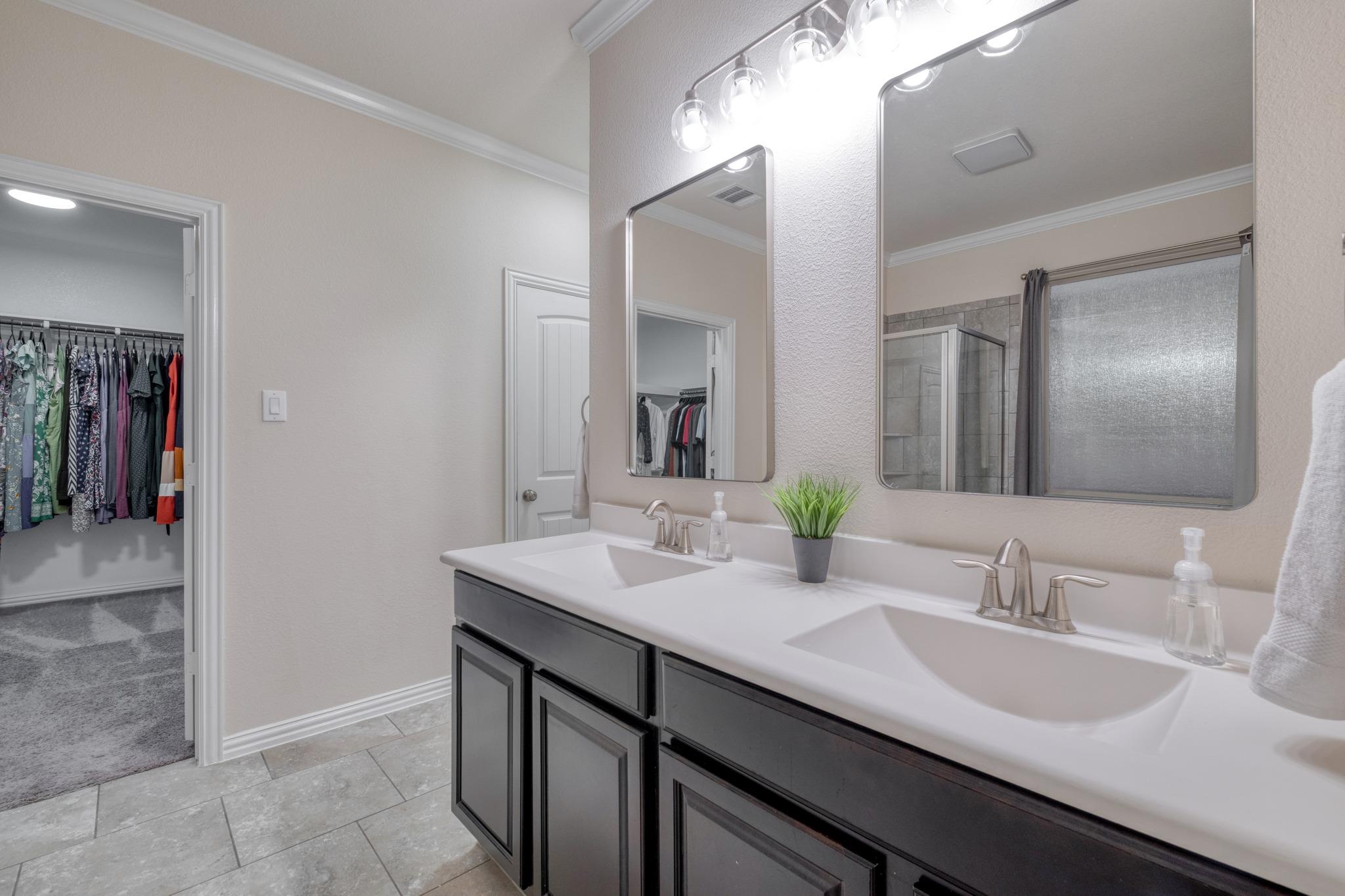 2621 Auburn Chestnut LN