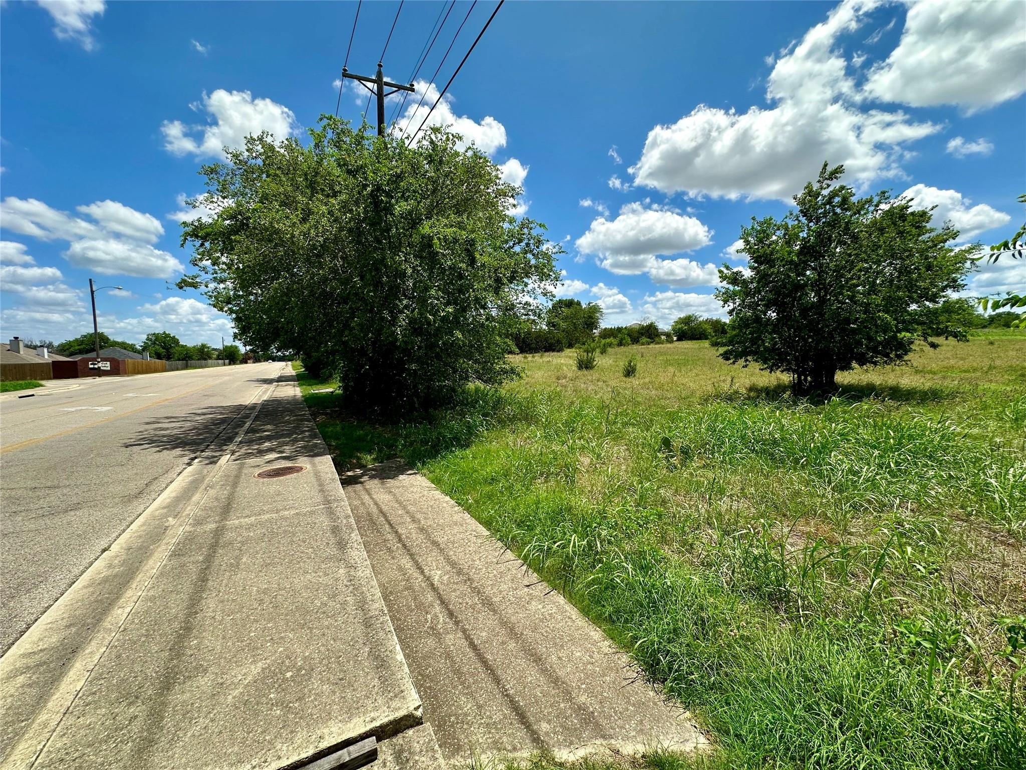 5011 Cunningham RD