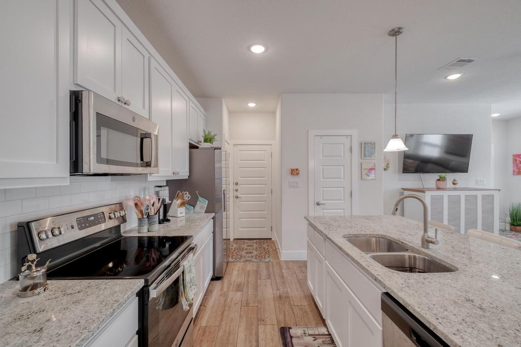 620 Parkline DR # 15A