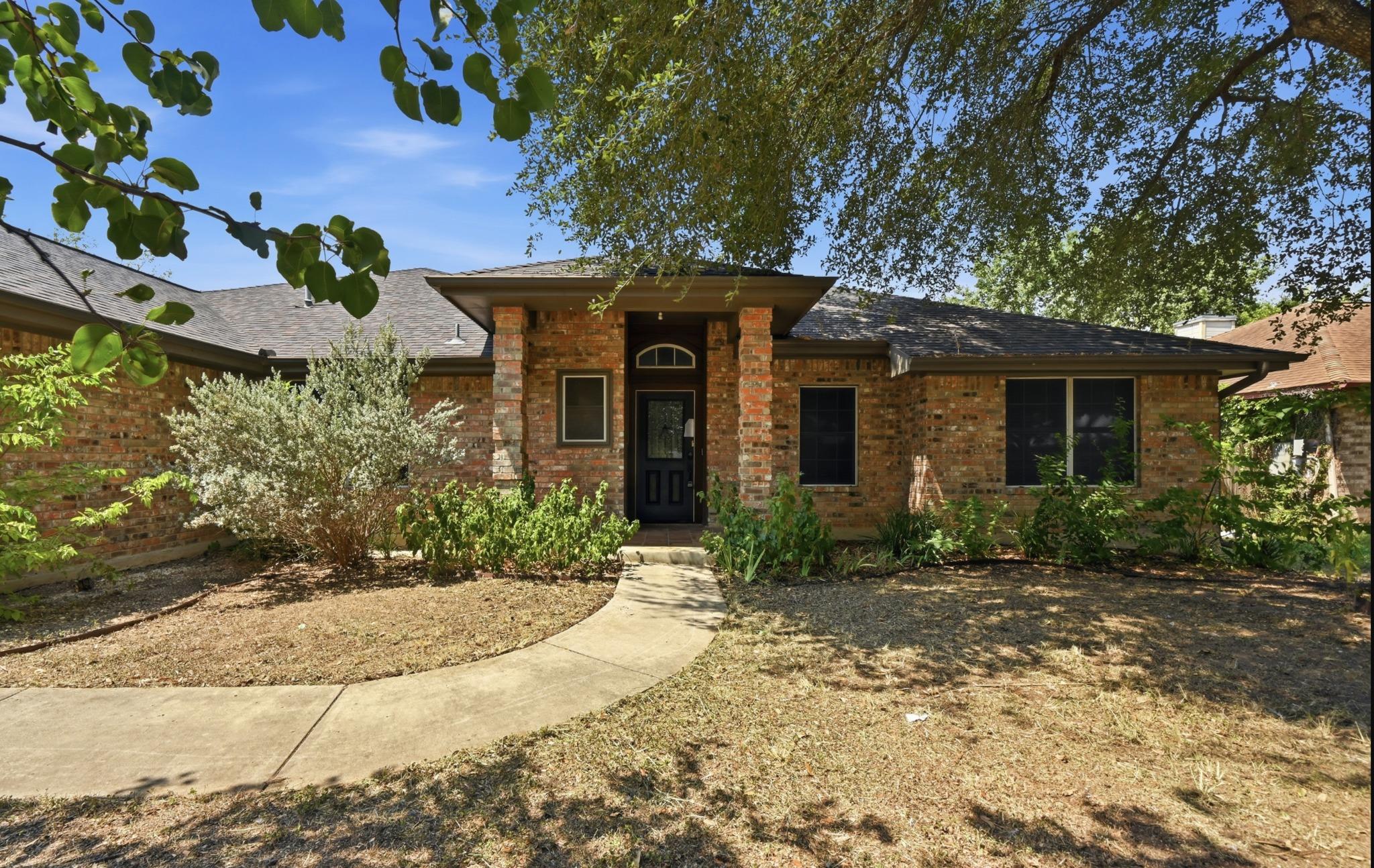 1068 Memorial CIR