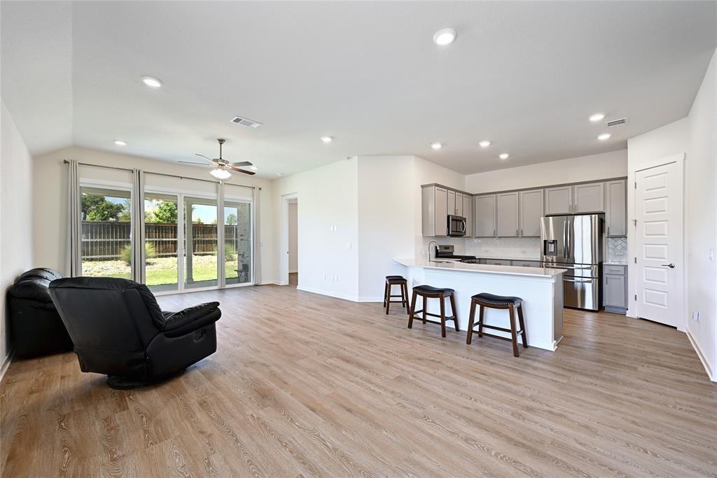 2133 Alamar WALK