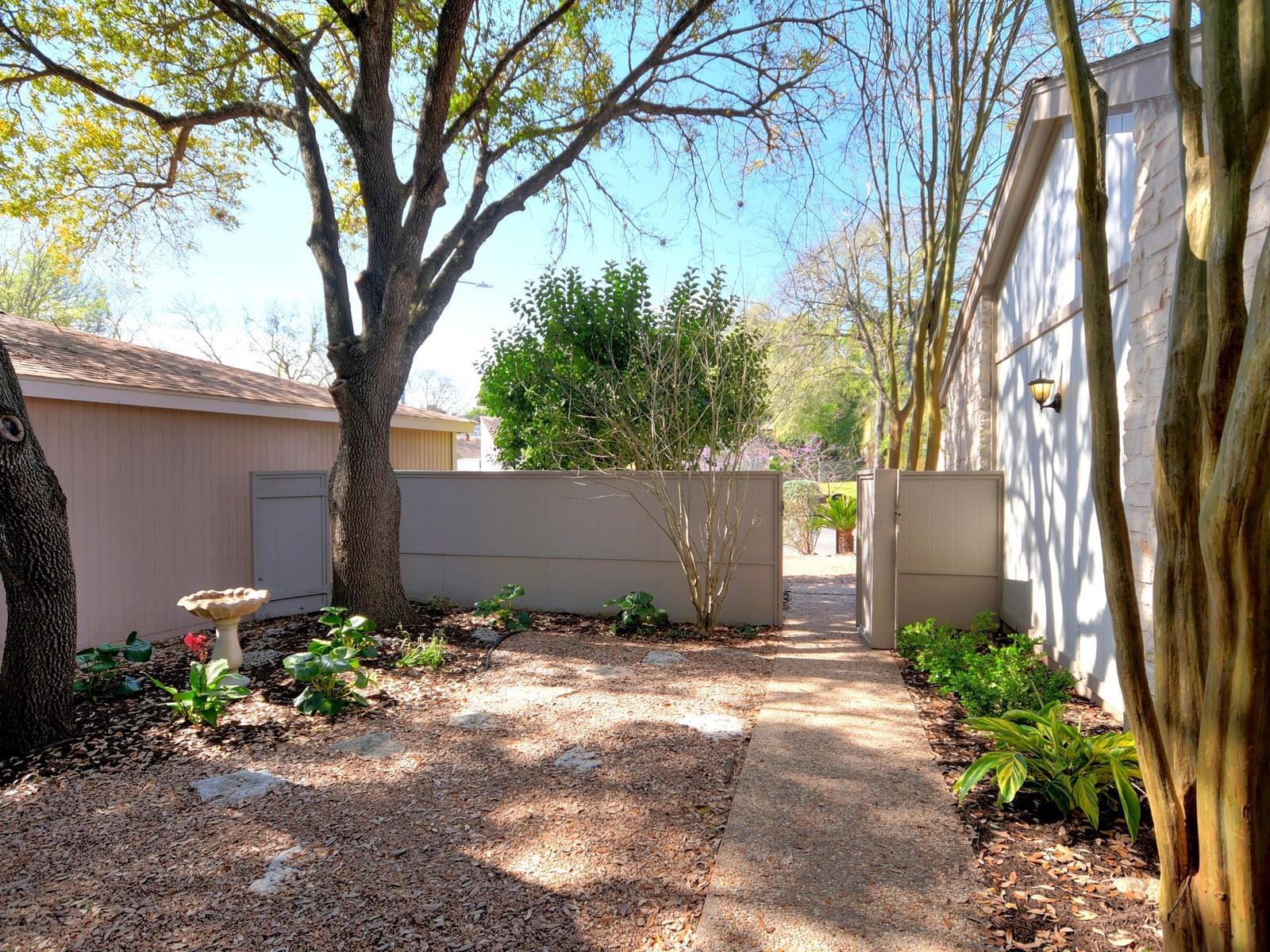 6004 Gardenridge HOLW