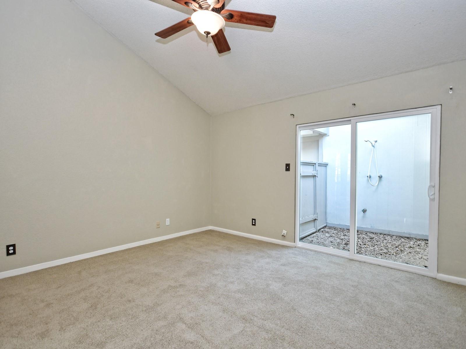 6004 Gardenridge HOLW