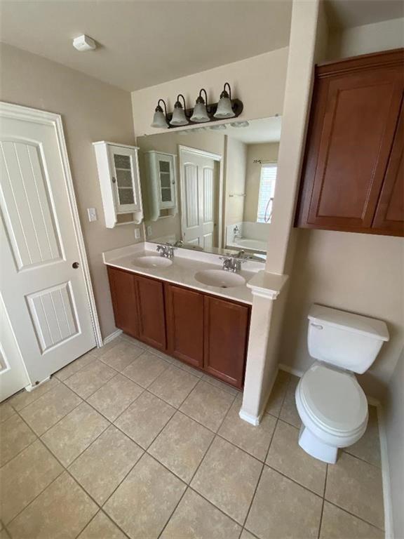 606 Alamo Plaza DR