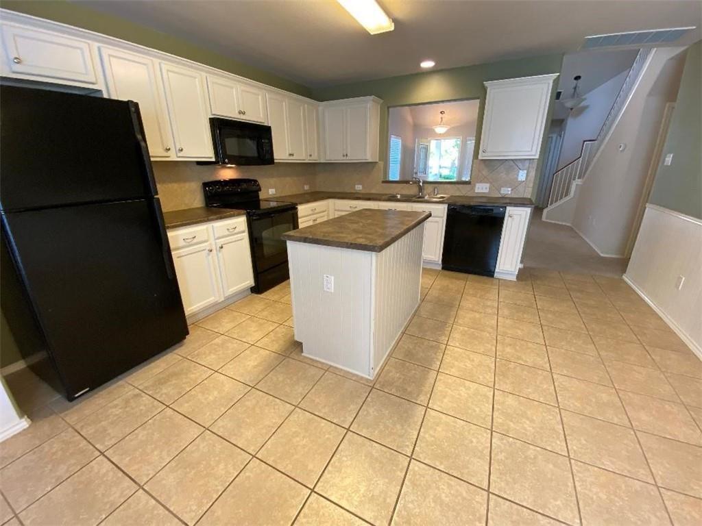 606 Alamo Plaza DR
