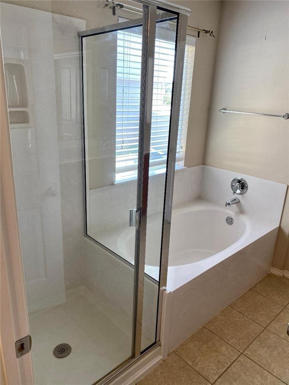 606 Alamo Plaza DR