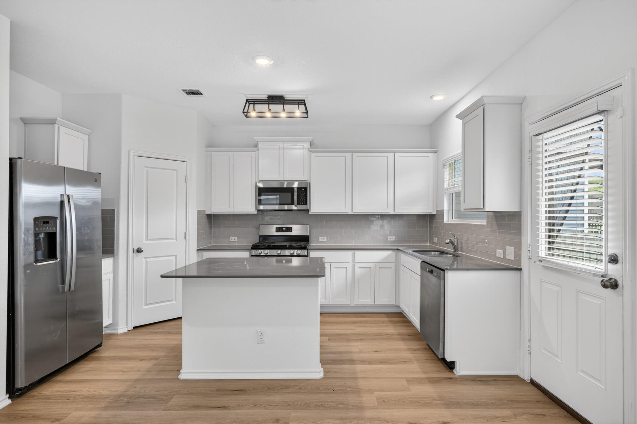 424 Red Buckeye LOOP