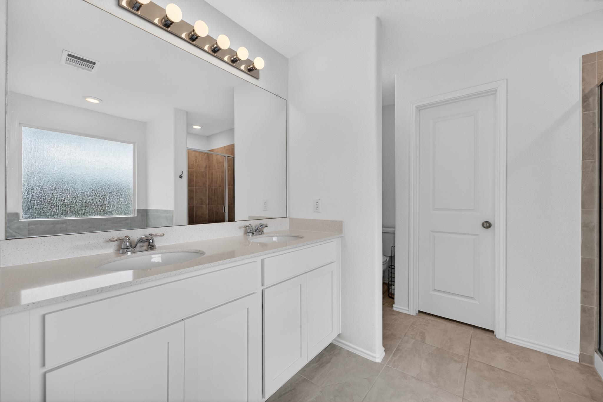 424 Red Buckeye LOOP