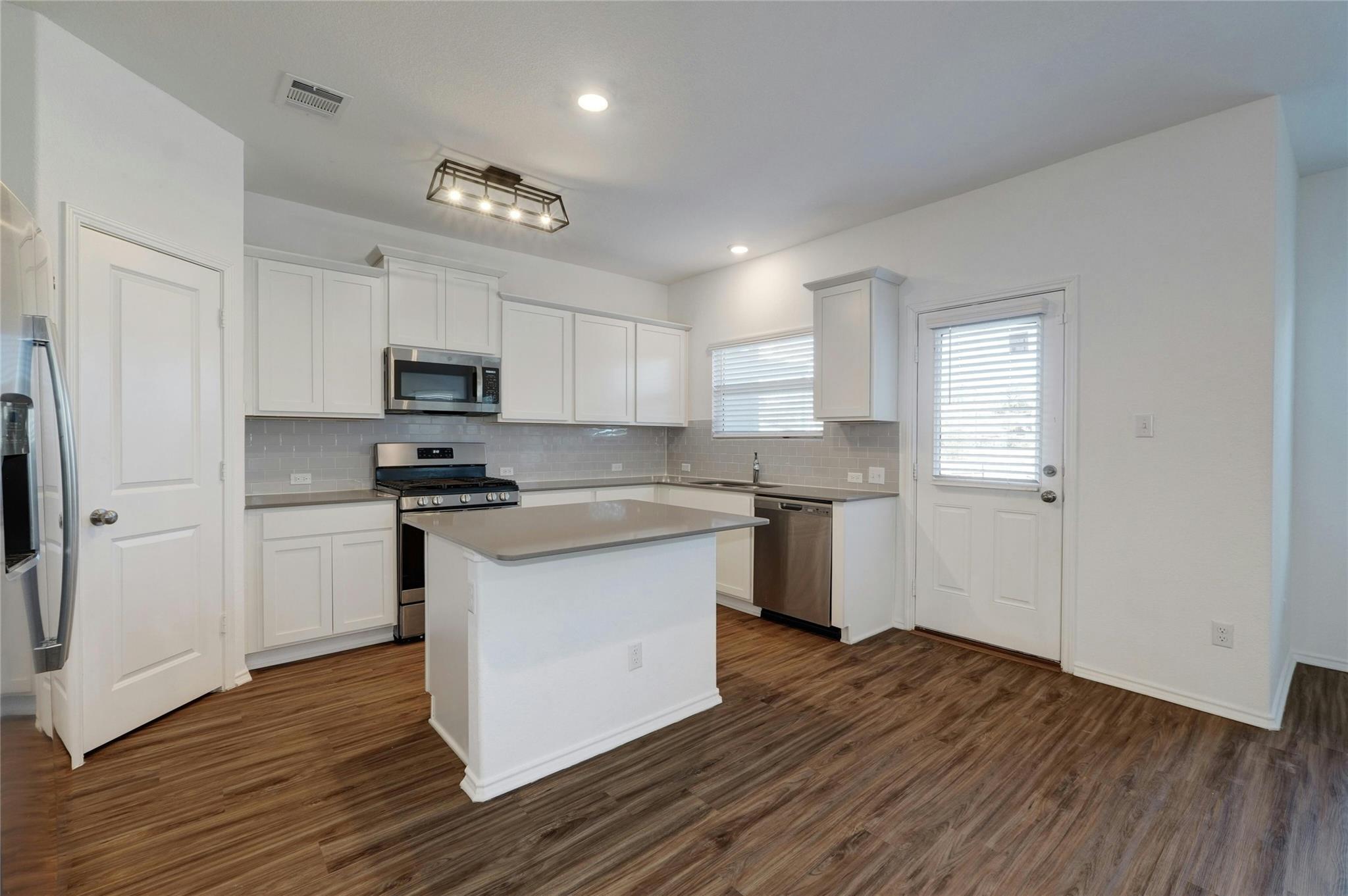 424 Red Buckeye LOOP