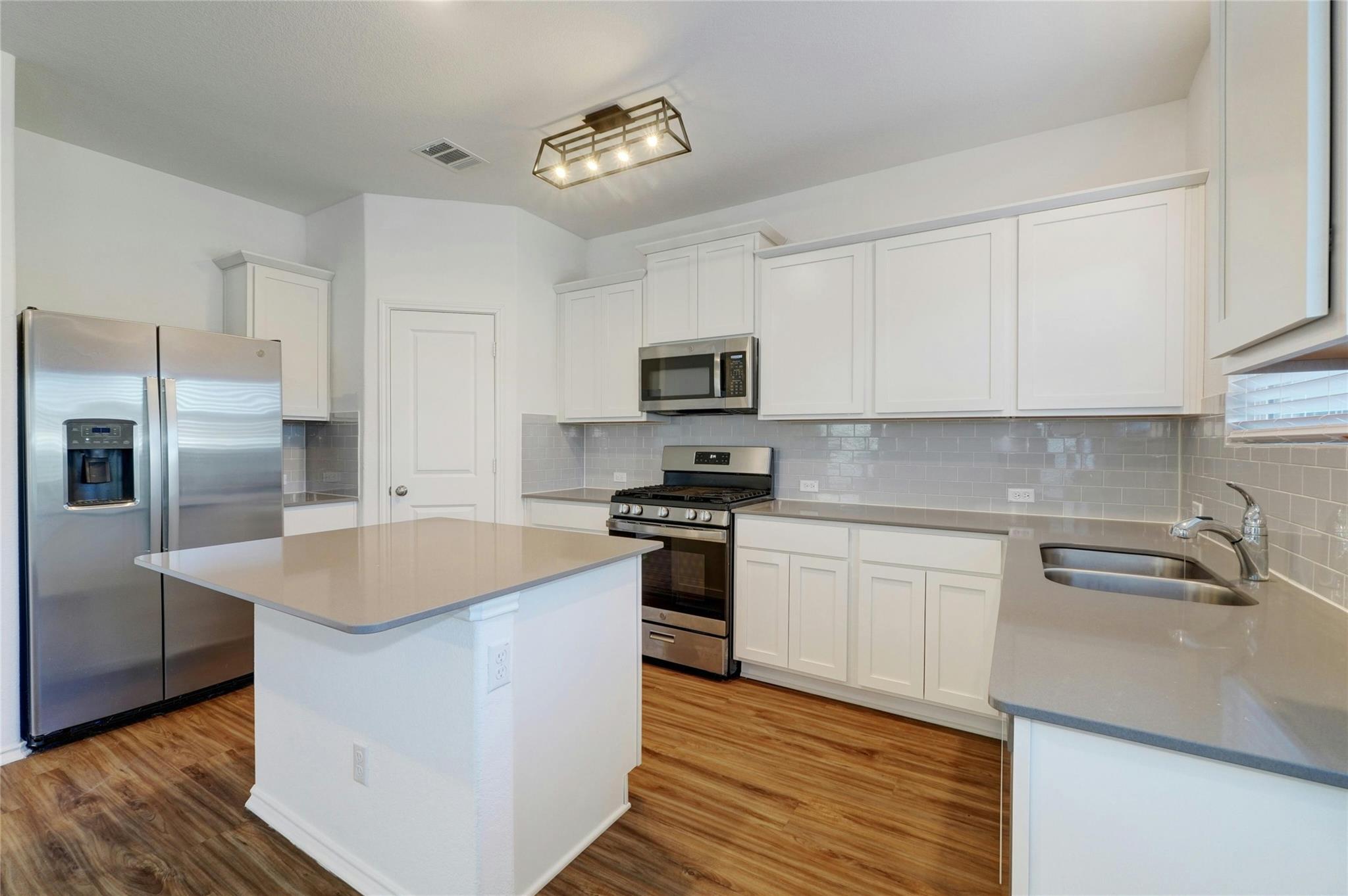 424 Red Buckeye LOOP