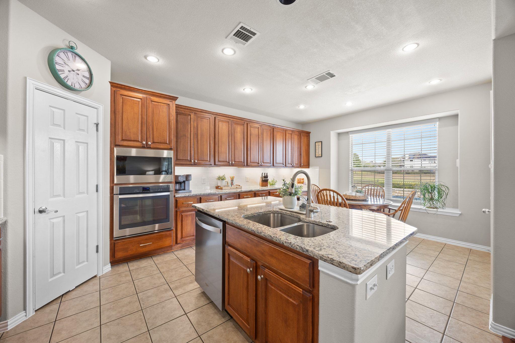 2732 Amen Corner RD