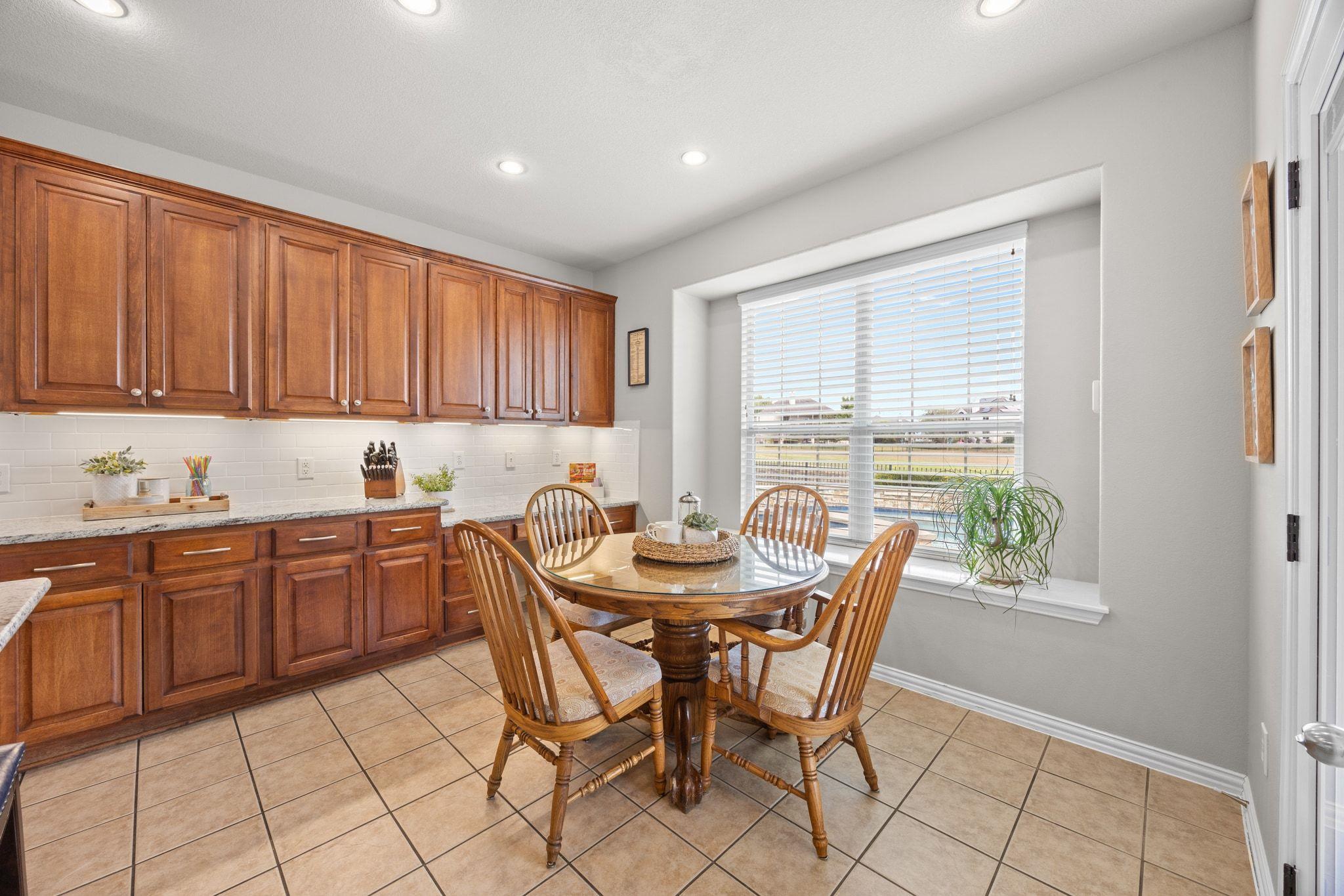 2732 Amen Corner RD