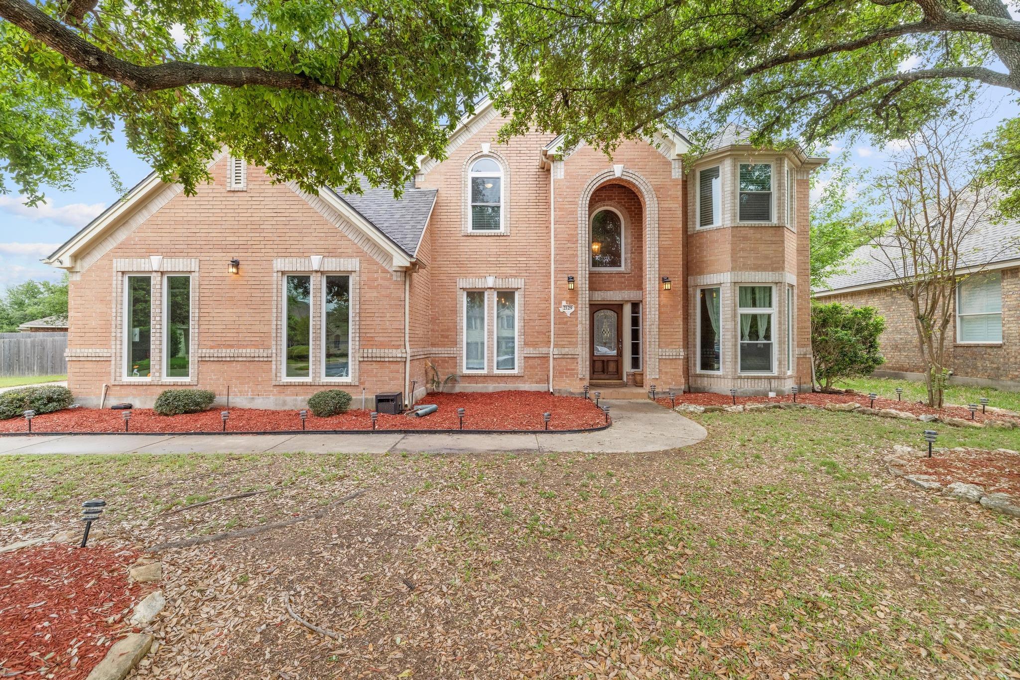2129 Clear Lake PL