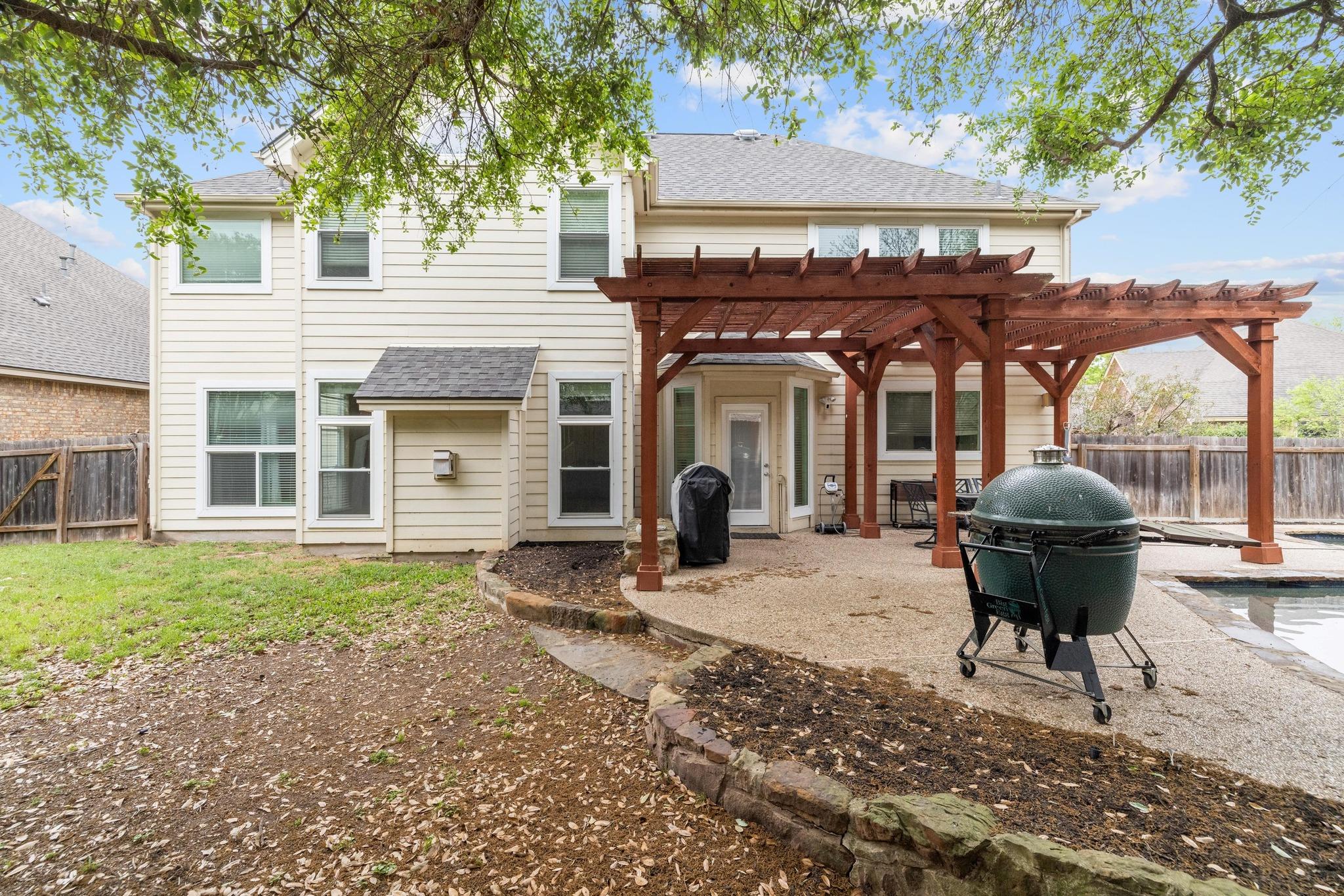 2129 Clear Lake PL