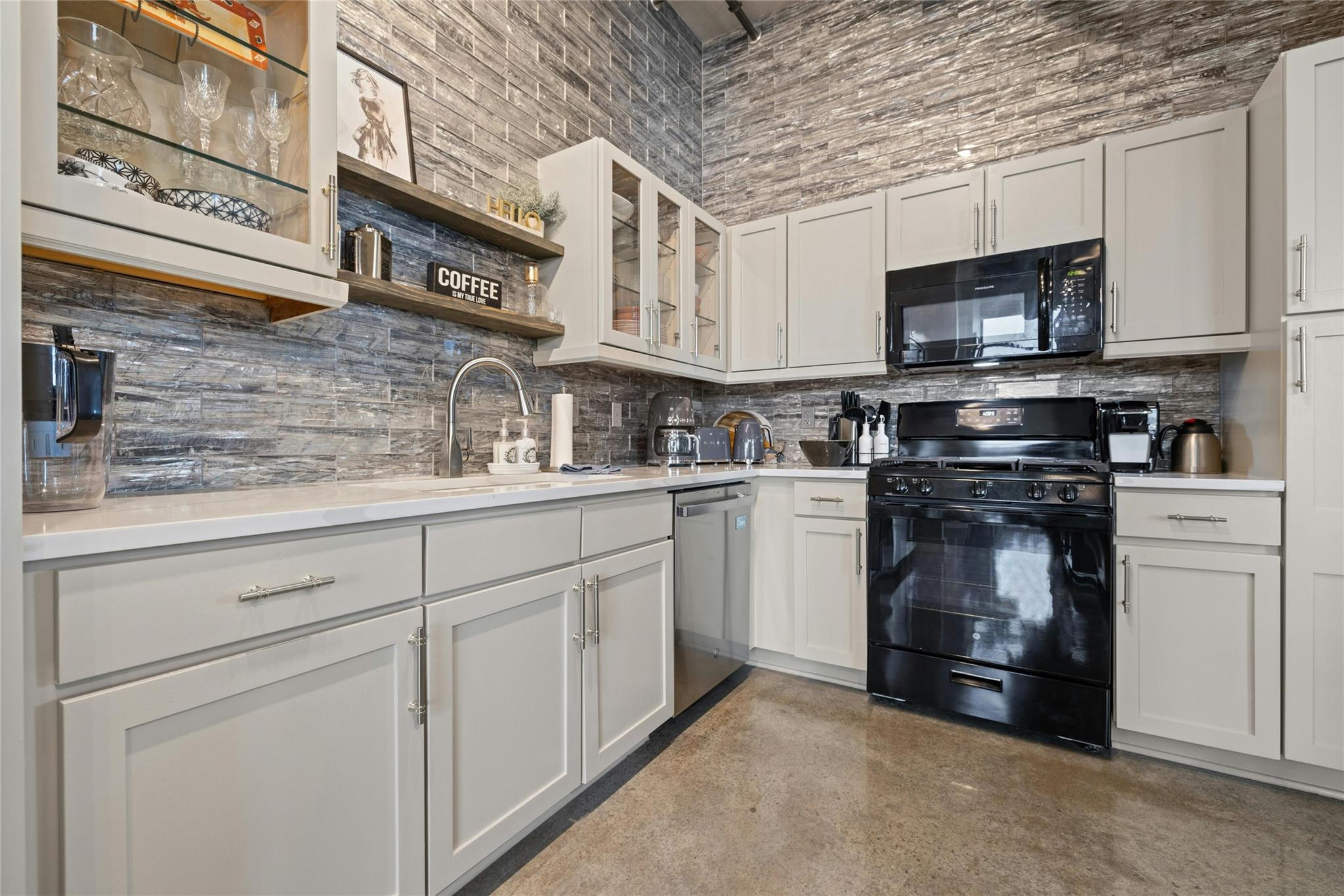 800 W 5th ST # 501