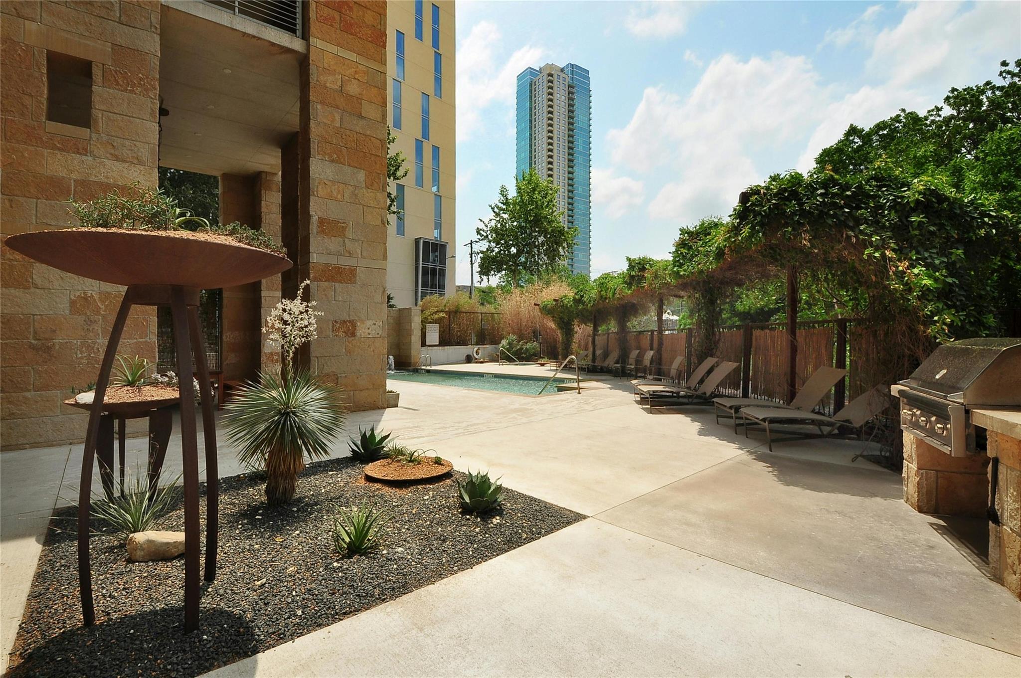 800 W 5th ST # 501