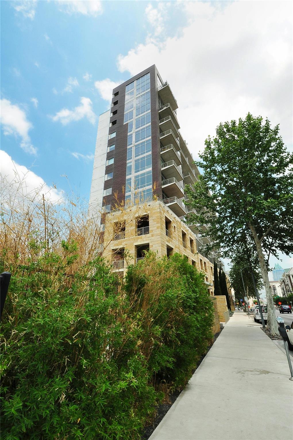 800 W 5th ST # 501