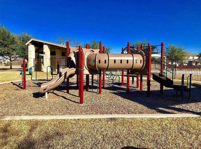 1901 Alamo Heights Ave