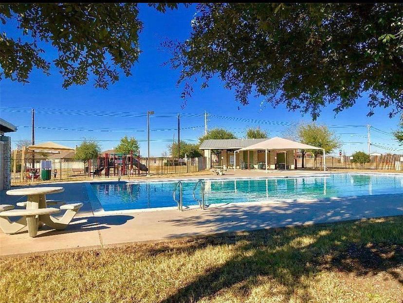 1901 Alamo Heights Ave