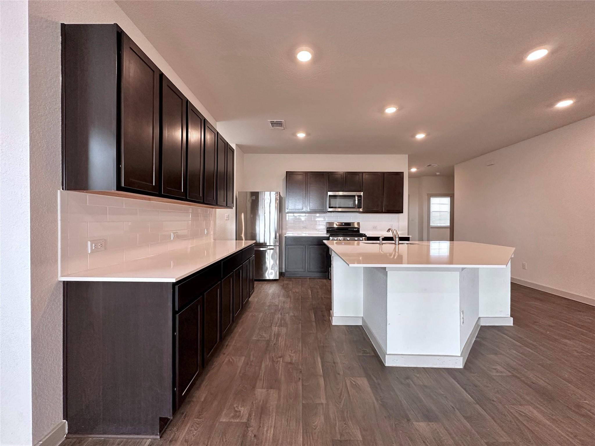 402 Barton Creek LN