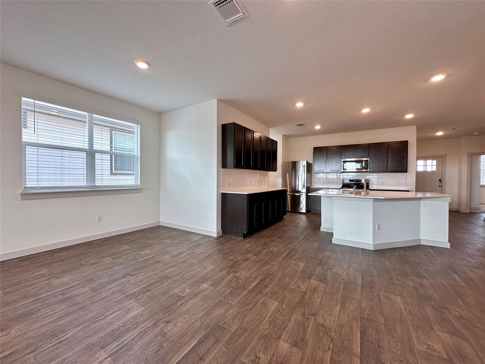 402 Barton Creek LN