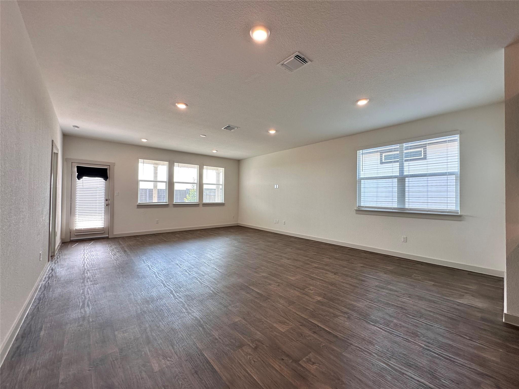 402 Barton Creek LN