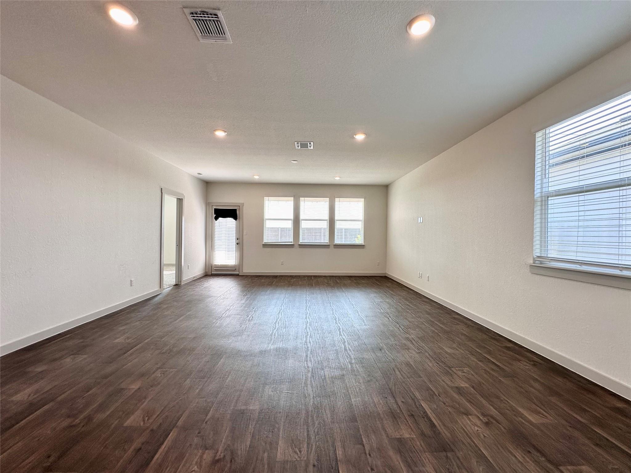 402 Barton Creek LN