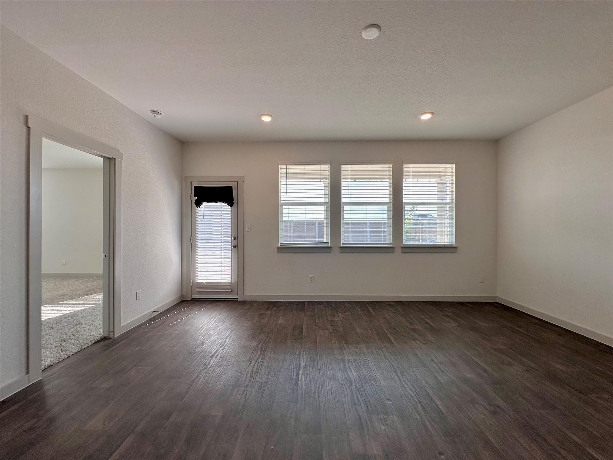 402 Barton Creek LN