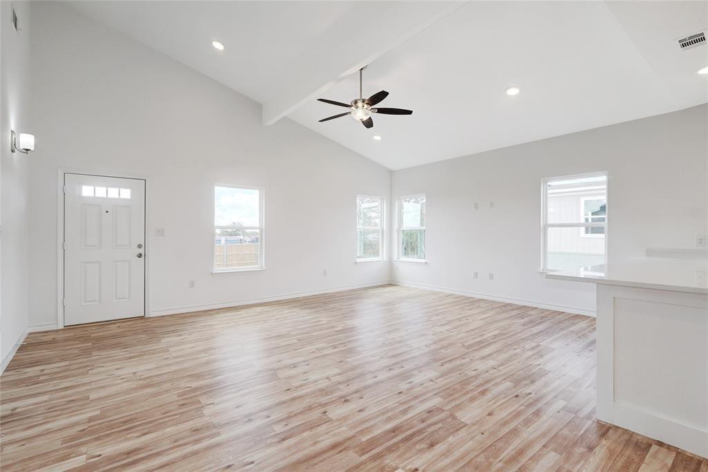 231 La Fortuna DR