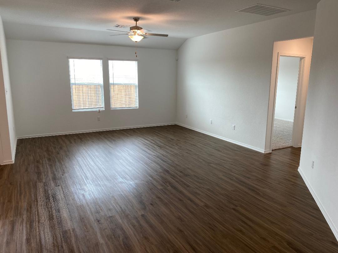 221 Chickasaw LN