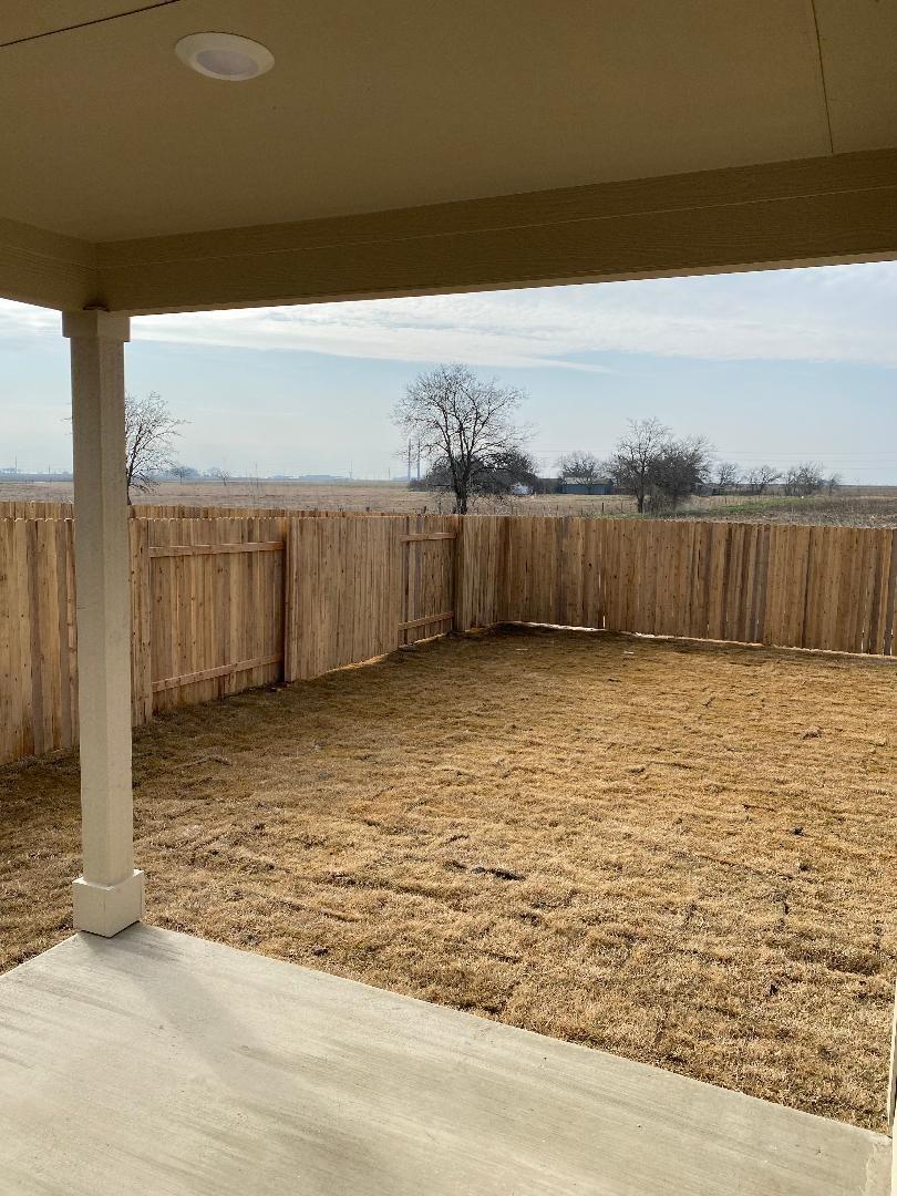 221 Chickasaw LN
