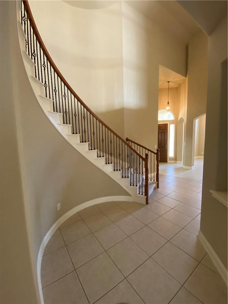 15305 Interlachen DR