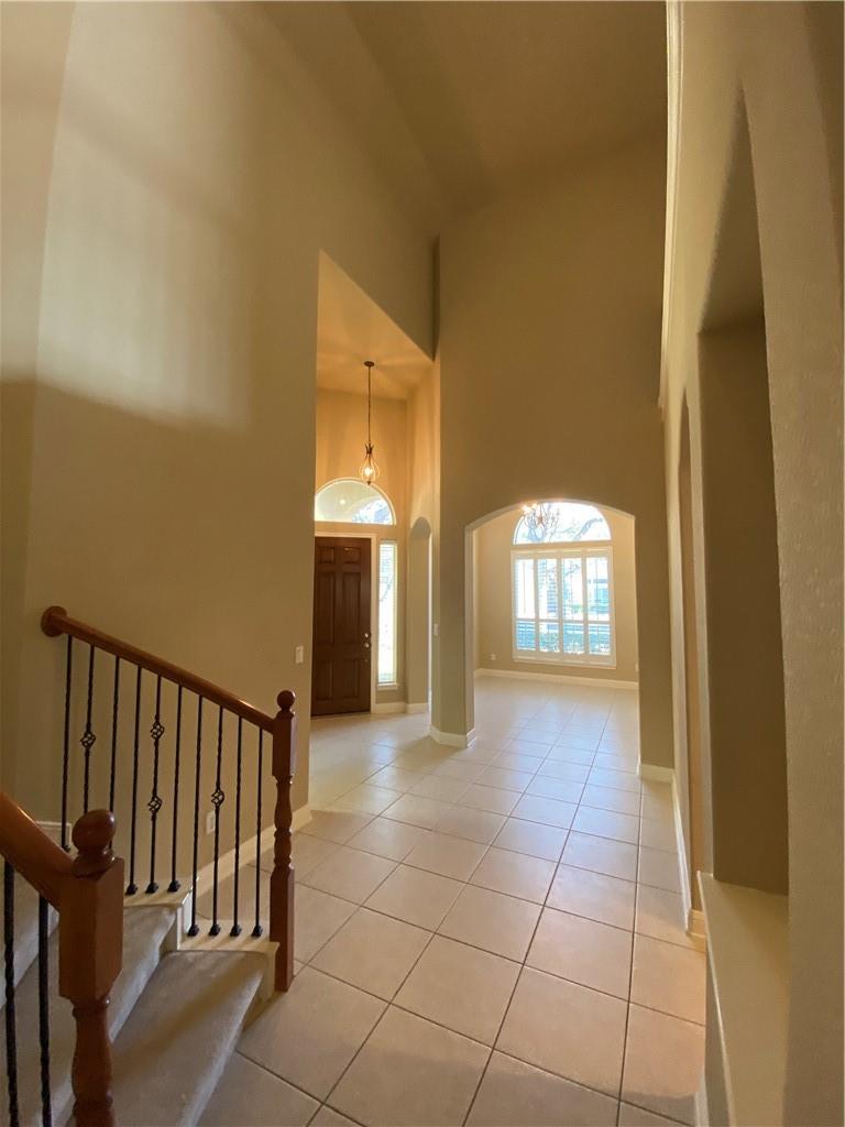 15305 Interlachen DR