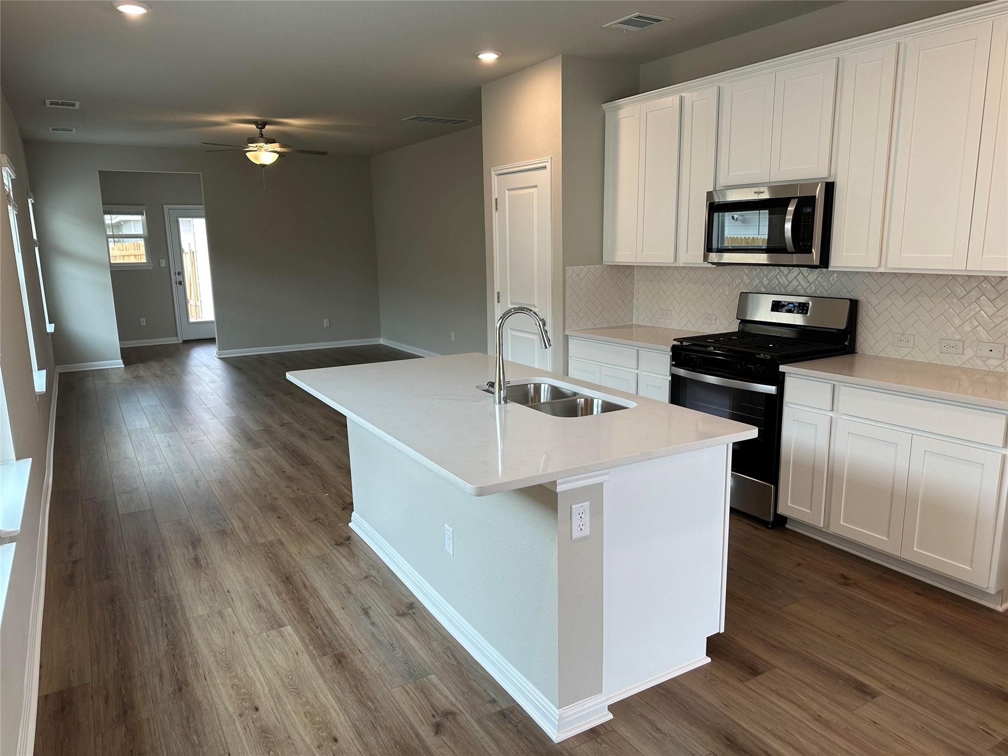 110 Oakdale Meadows LN