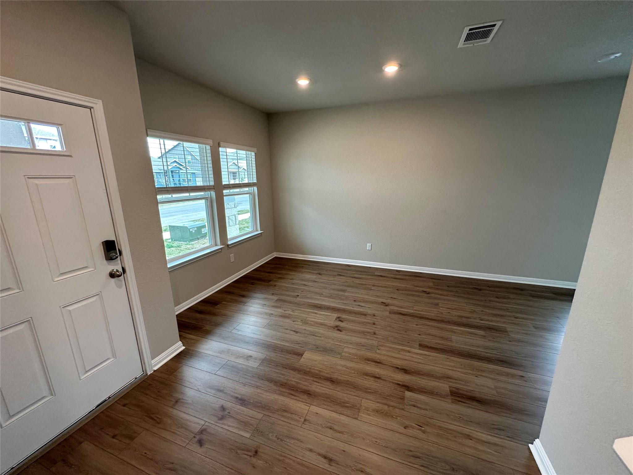 110 Oakdale Meadows LN