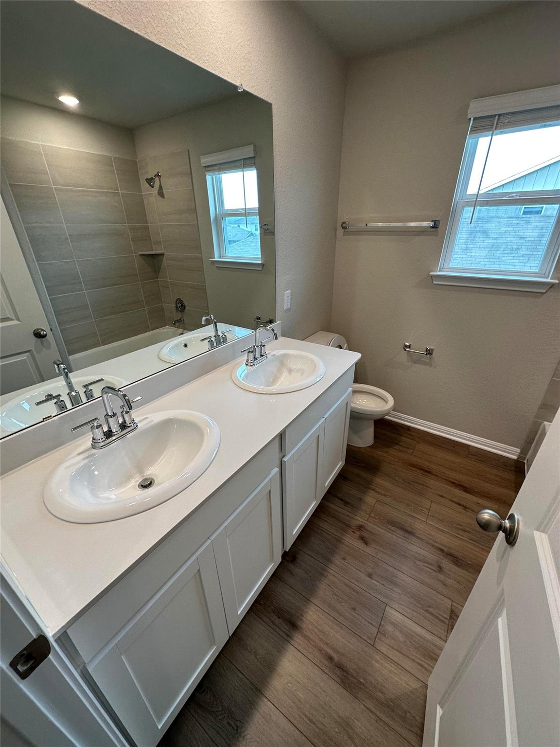 110 Oakdale Meadows LN