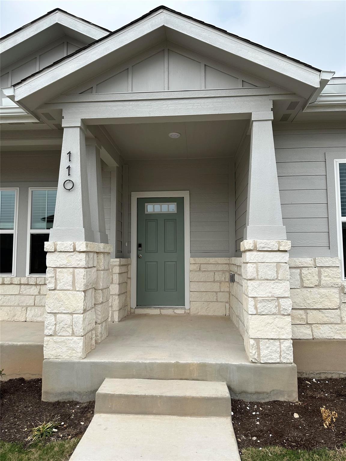 110 Oakdale Meadows LN