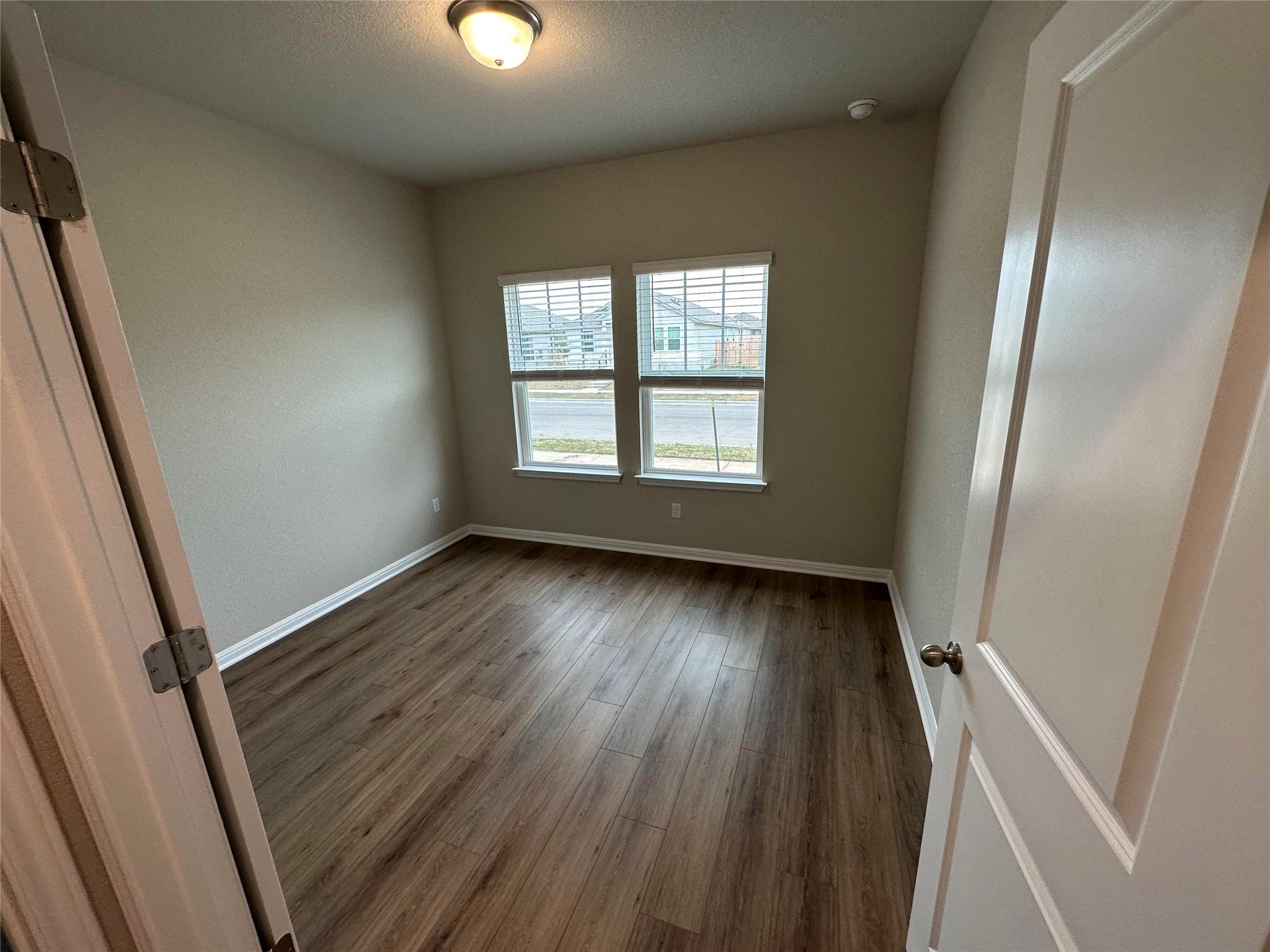 110 Oakdale Meadows LN