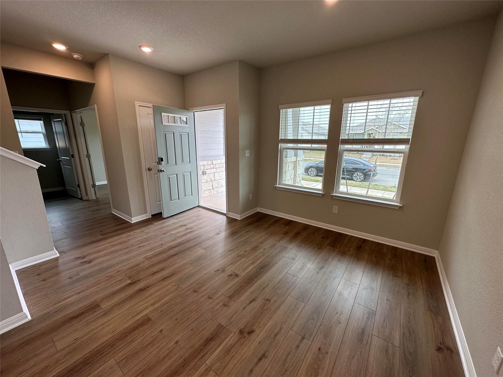 110 Oakdale Meadows LN