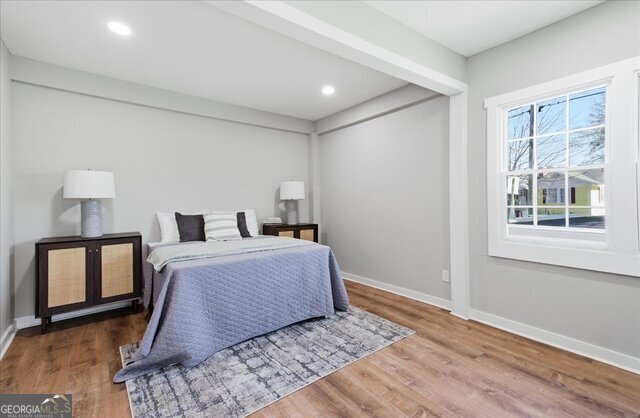 2955 E Point